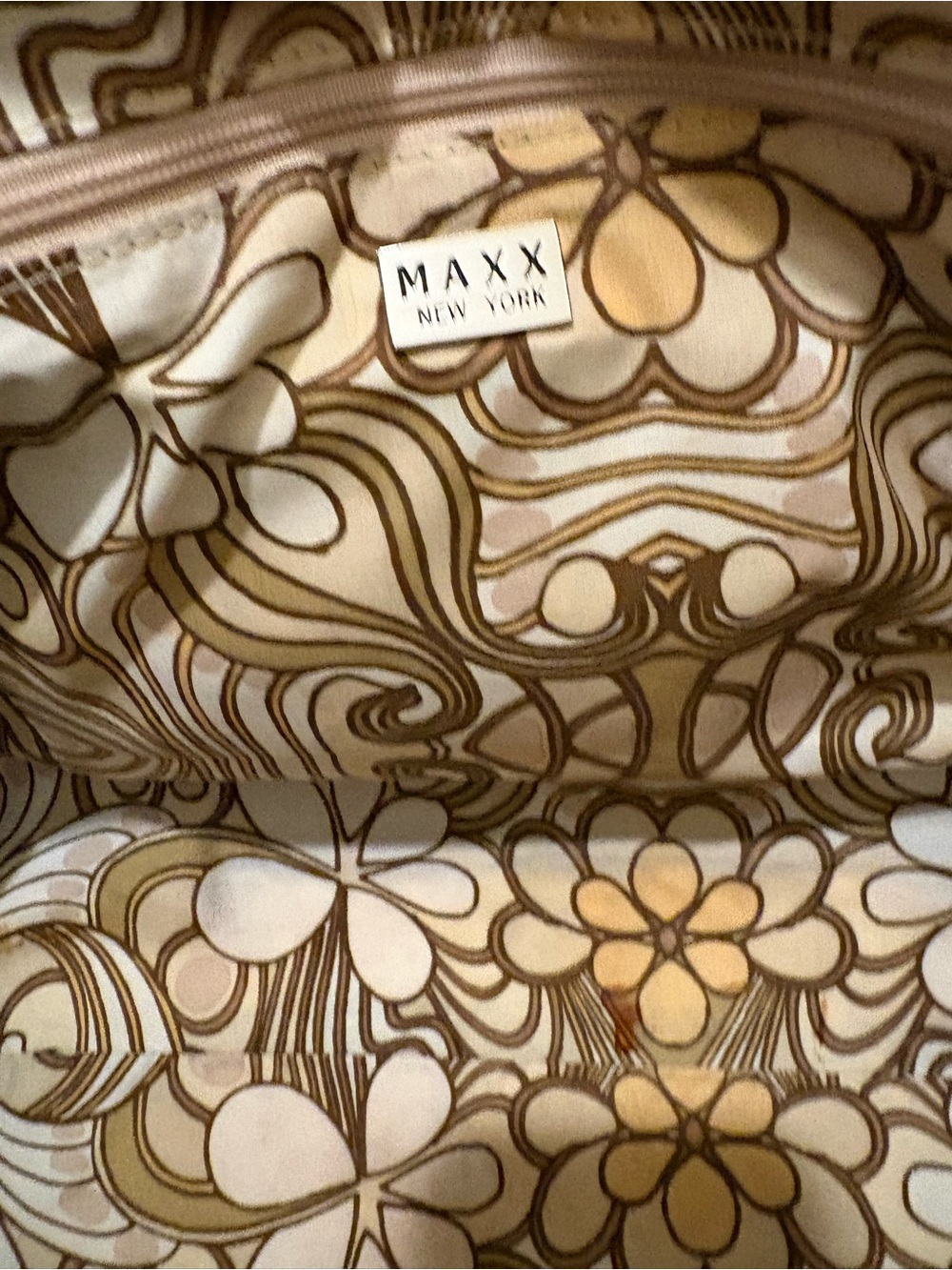 Maxx New York | Shoulder Tote Bag - Picture 11 of 13